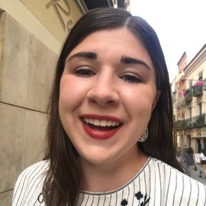 Meet your Posher, Caroline